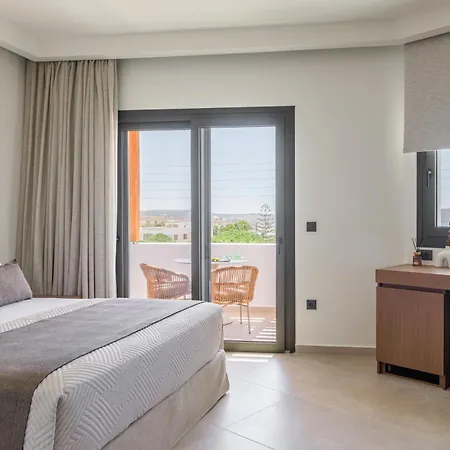 Serenya Milos 3*